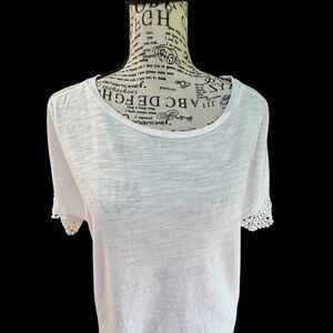 Banana Republic White Relaxed Short Sleeve Tee with lace accents sleeve/shoulder